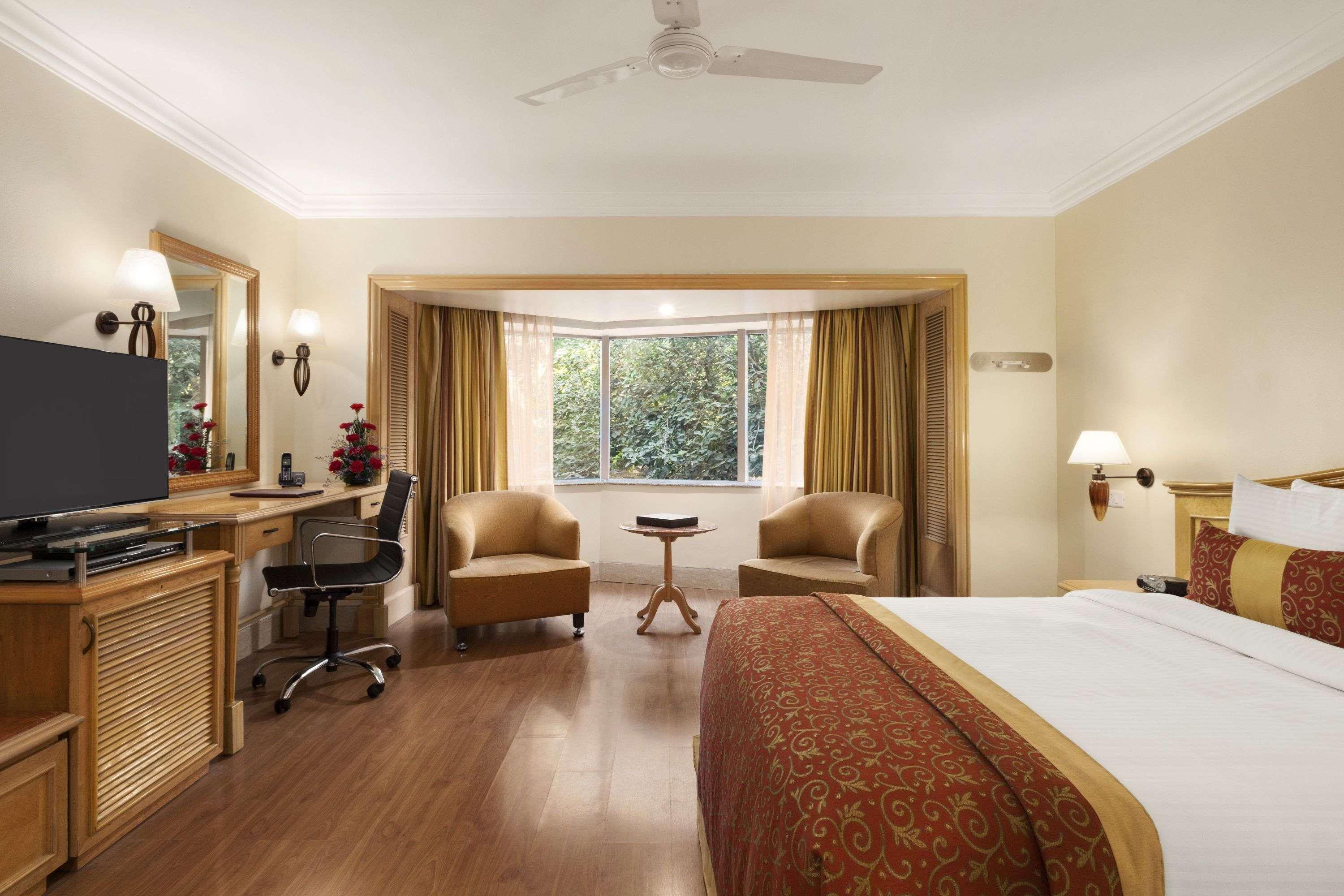 Ramada Plaza By Wyndham Palm Grove Hotell Mumbai Eksteriør bilde A room at the Taj Bengal