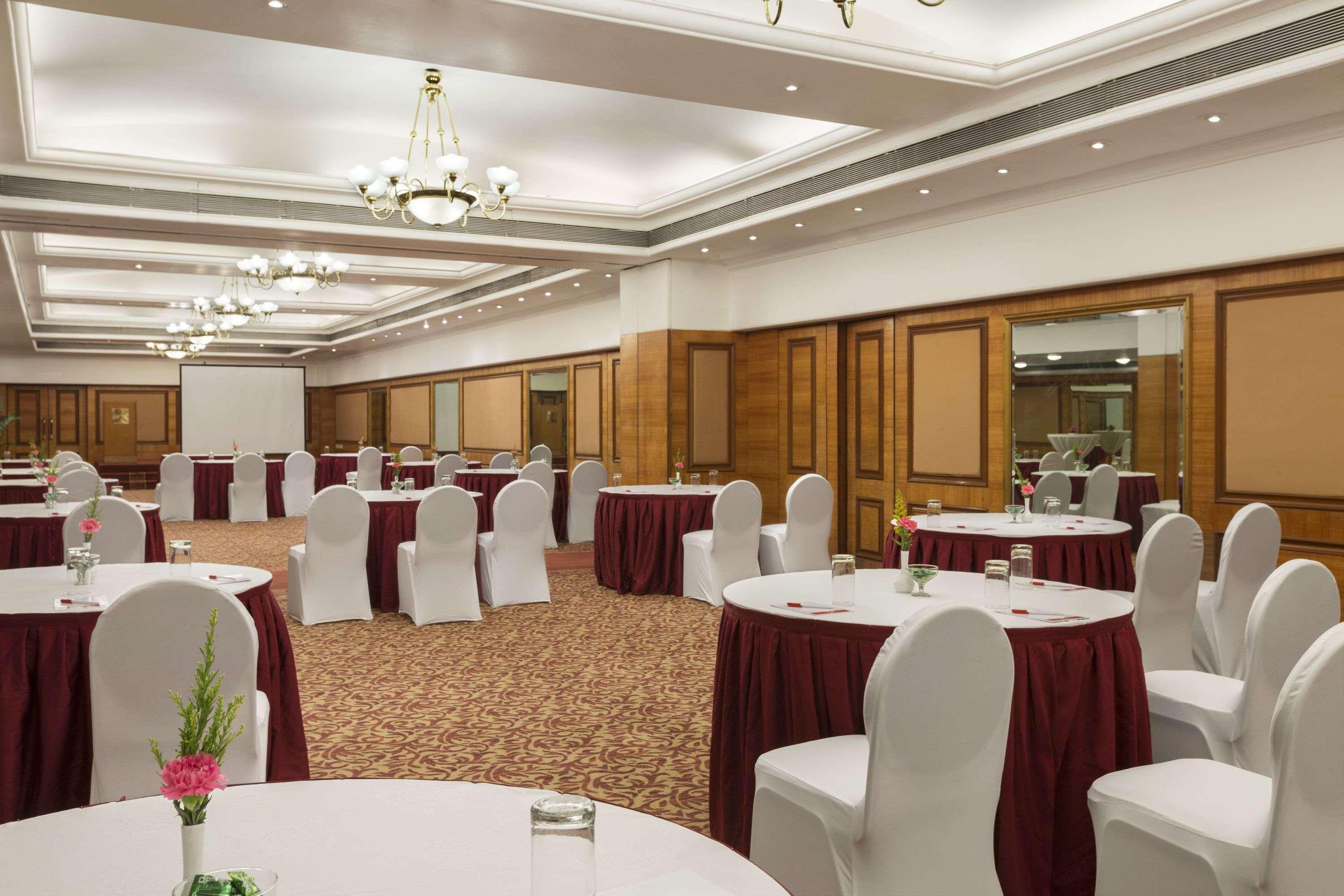 Ramada Plaza By Wyndham Palm Grove Hotell Mumbai Eksteriør bilde The Imperial Ball Room