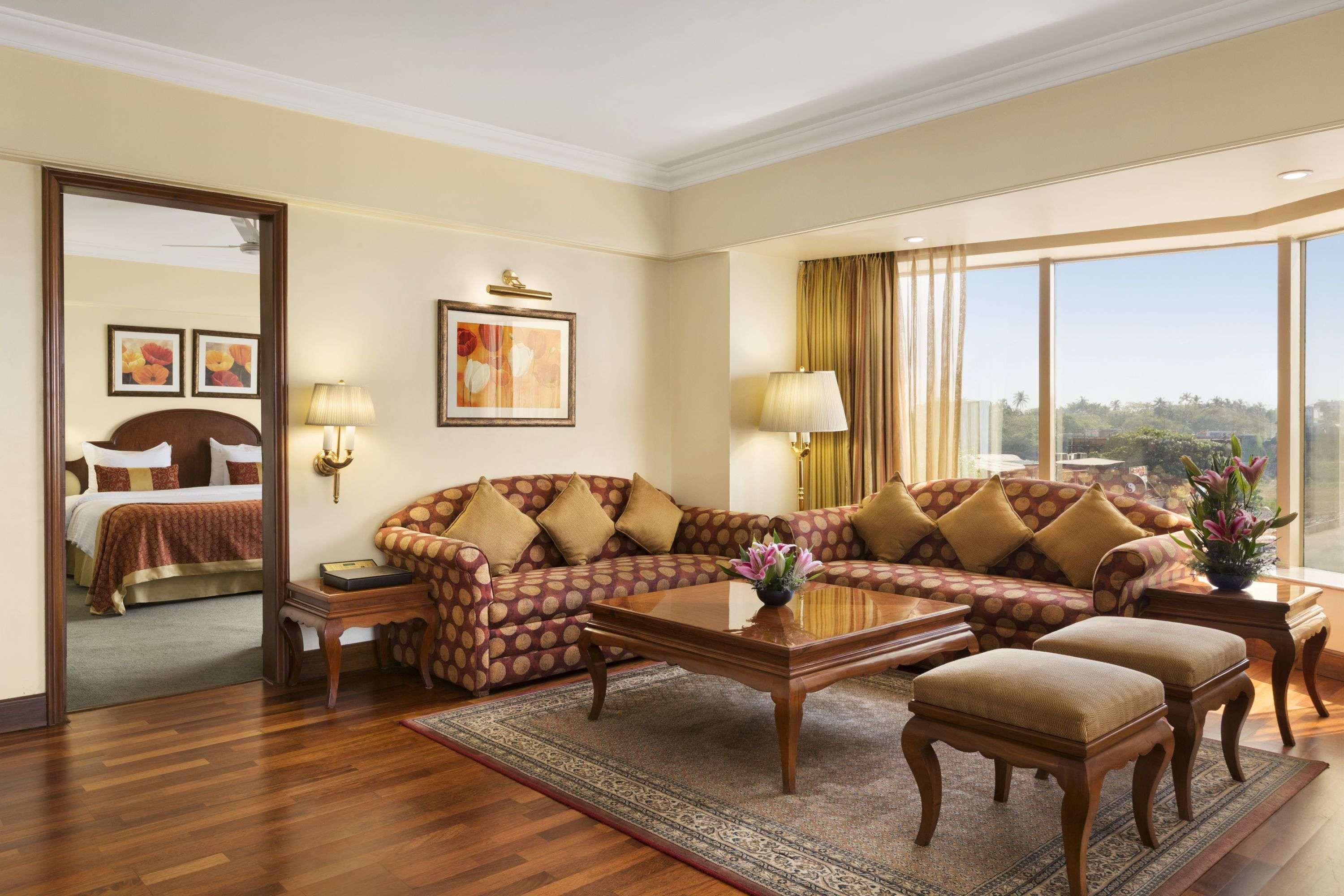 Ramada Plaza By Wyndham Palm Grove Hotell Mumbai Rom bilde A suite at the Taj Mahal Palace, Mumbai