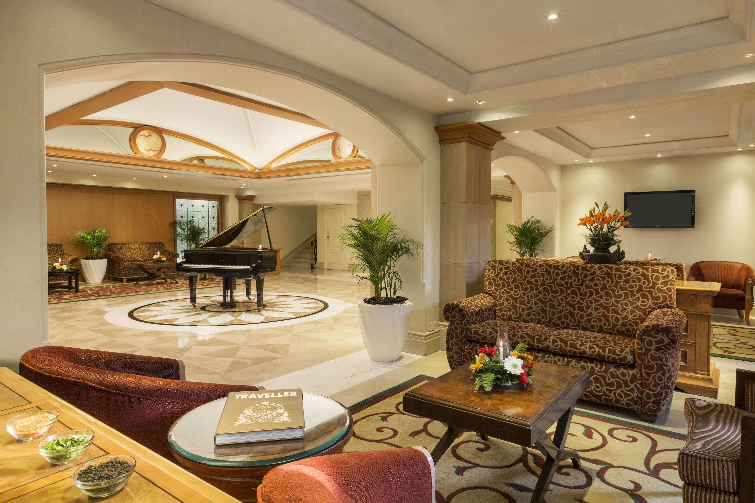 Ramada Plaza By Wyndham Palm Grove Hotell Mumbai Eksteriør bilde Lobby