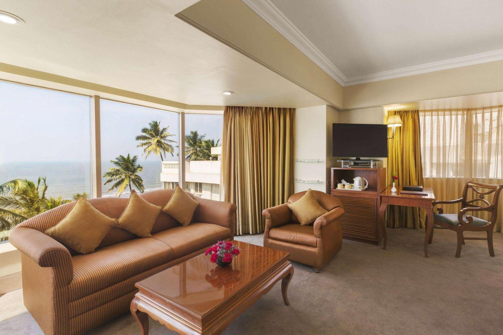 Ramada Plaza By Wyndham Palm Grove Hotell Mumbai Eksteriør bilde