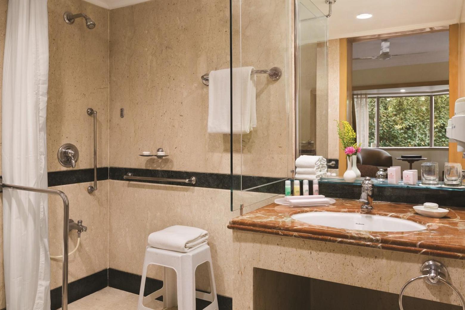 Ramada Plaza By Wyndham Palm Grove Hotell Mumbai Eksteriør bilde